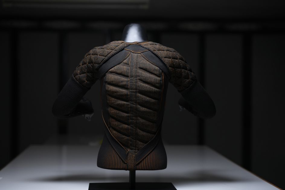 Adaptive knitting piece